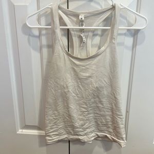 Lululemon size 6 white swiftly tech tank